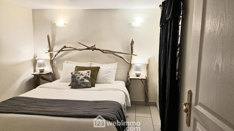 Maison - 250 m² - 11 pièces