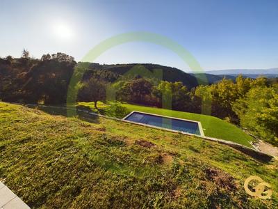 Maison - 194 m² - 6 pièces