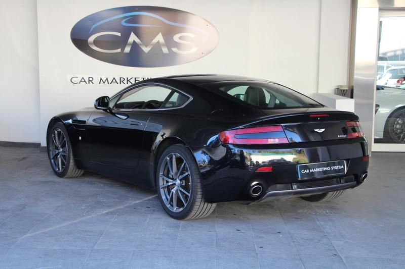 Aston Martin Vantage Coupe V8