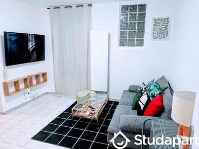 Chambre - 12 m² - 1 pièce