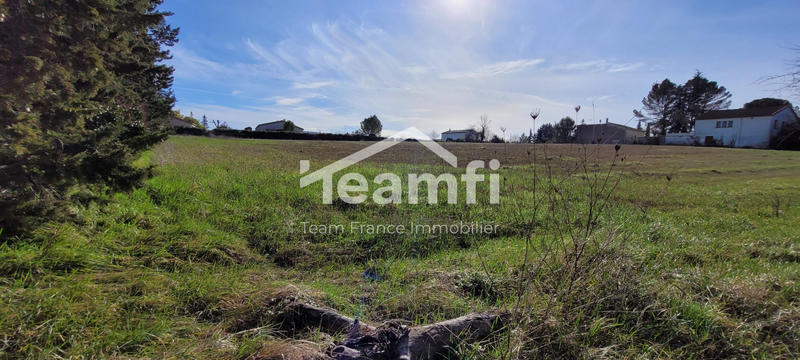 Terrain - 3 738 m²