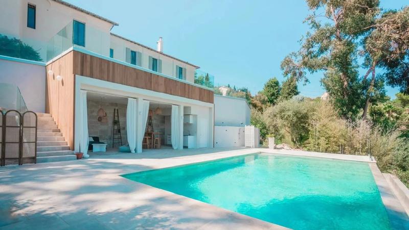 Maison - 336 m² - 12 pièces