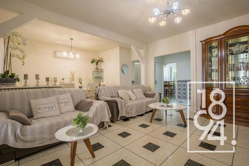 Immeuble - 222 m² - 8 pièces