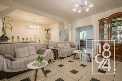 Immeuble - 222 m² - 8 pièces