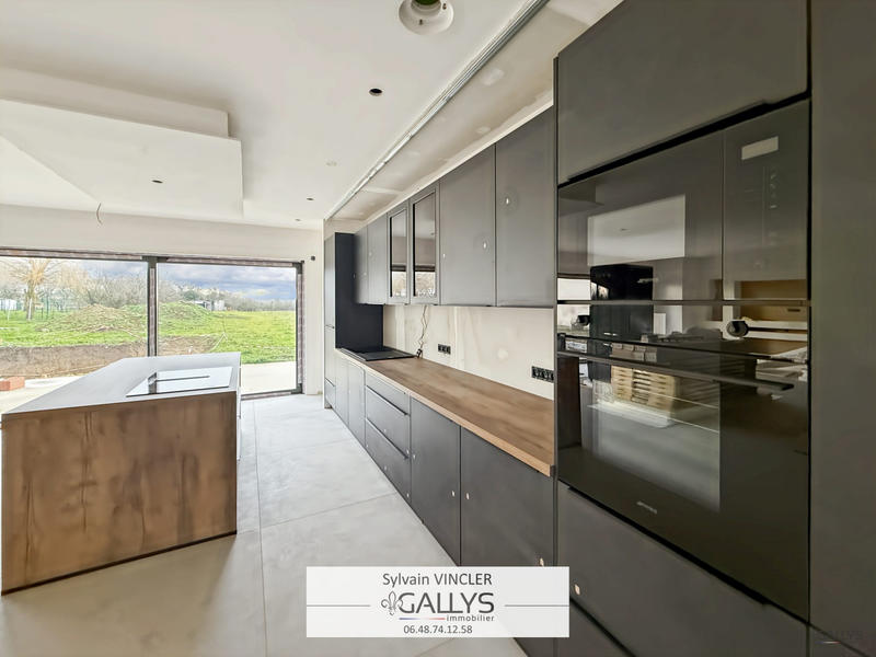 Maison - 149 m² - 6 pièces