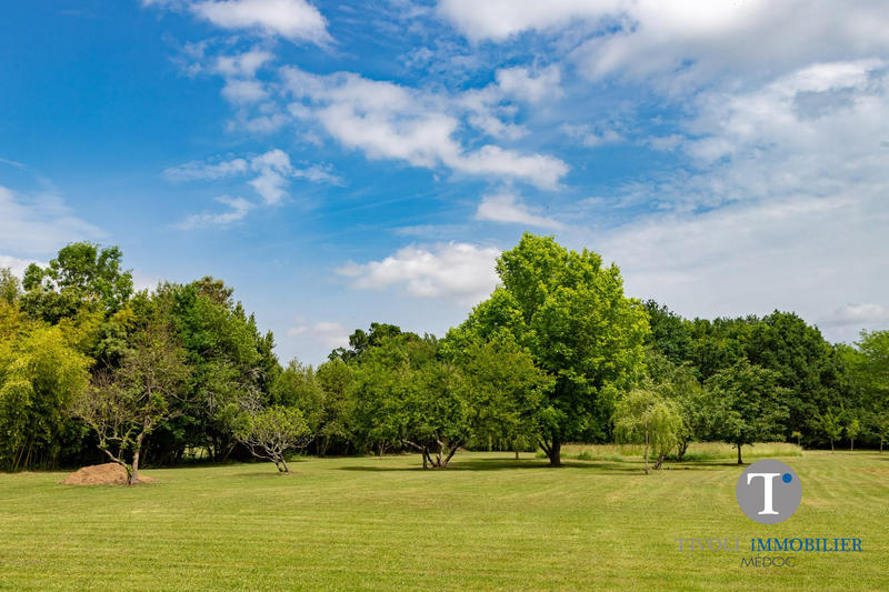 Maison - 530 m² - 10 pièces