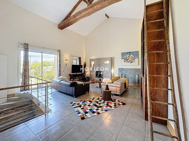 Maison - 255 m² - 6 pièces