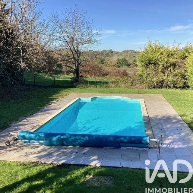 Maison - 254 m² - 8 pièces