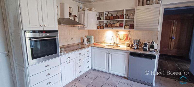 Maison - 220 m² - 11 pièces