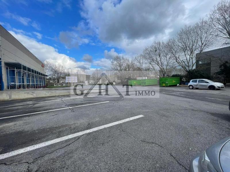 Entrepôt - 5 023 m²