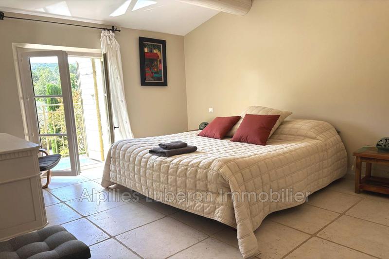 Maison - 260 m² - 7 pièces