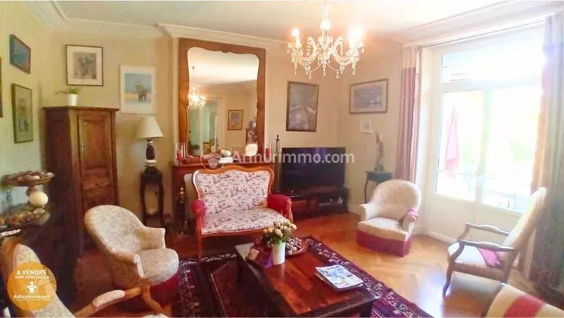 Maison - 202 m² - 7 pièces