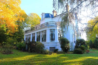 Maison - 289 m² - 15 pièces