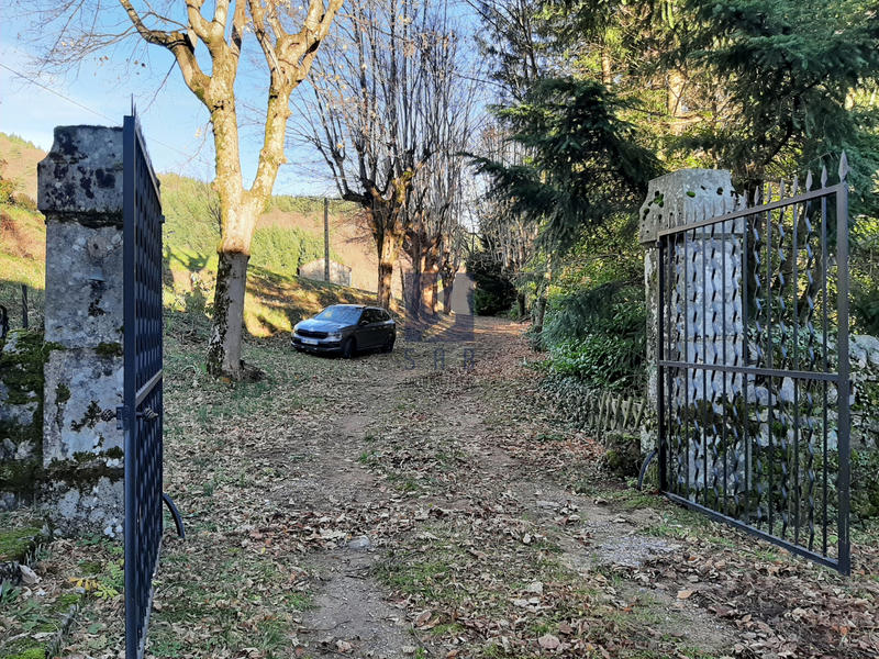 Maison - 369 m² - 12 pièces