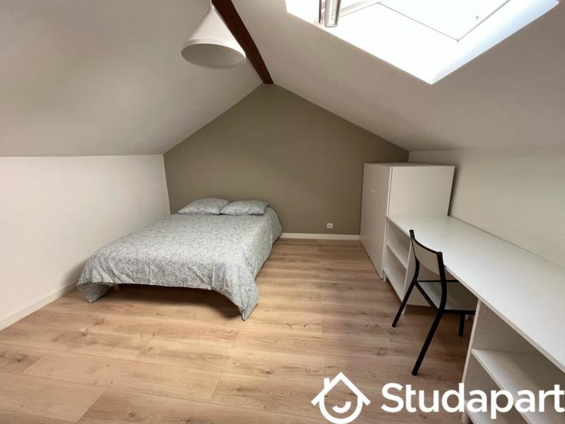 Chambre - 13 m² - 1 pièce