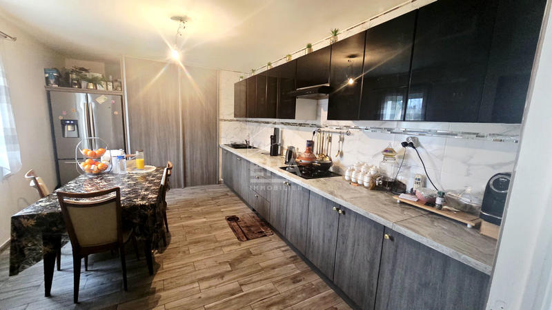 Maison - 185 m² - 6 pièces