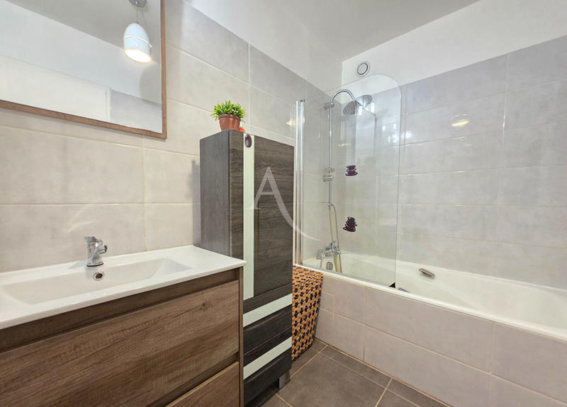 Appartement - 80 m² - 4 pièces