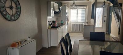 Maison - 93 m² - 6 pièces