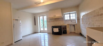 Maison - 252 m² - 9 pièces