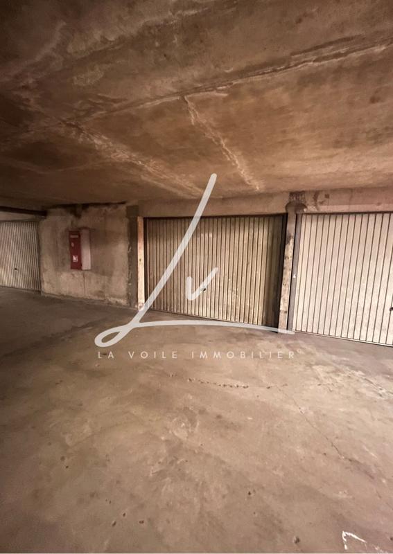 Parking / Garage - 15 m²