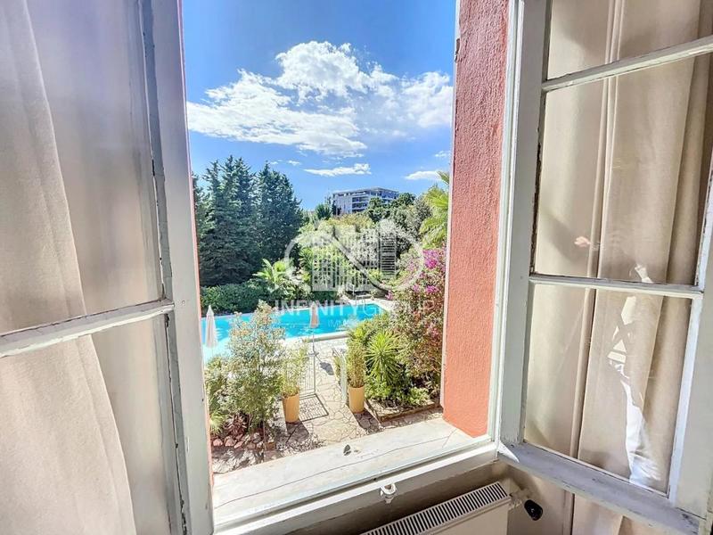 Appartement - 277 m² - 16 pièces