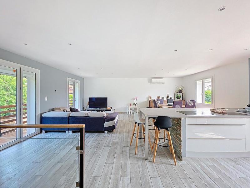 Maison - 135 m² - 5 pièces