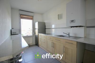 Appartement - 80 m² - 3 pièces