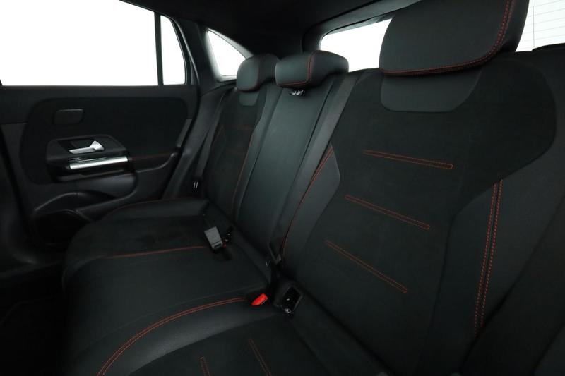 Mercedes Gla 200 d Amg Line Dct 150 ch