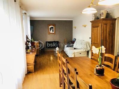 Appartement - 94 m² - 5 pièces