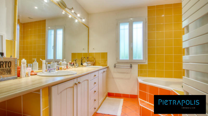 Villa - 204 m² - 8 pièces