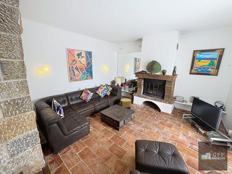 Villa - 401 m² - 8 pièces