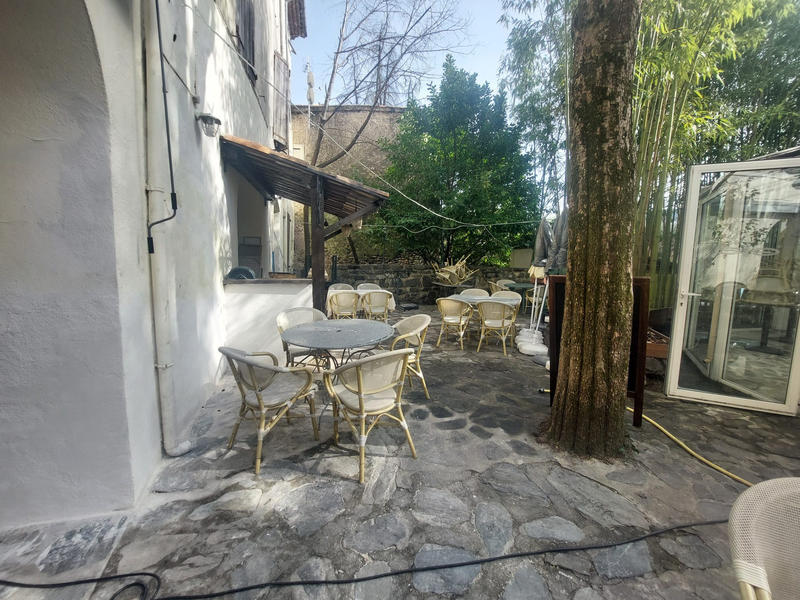 Fonds de commerce - Local commercial - 282 m²