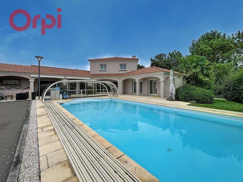Villa - 225 m² - 5 pièces