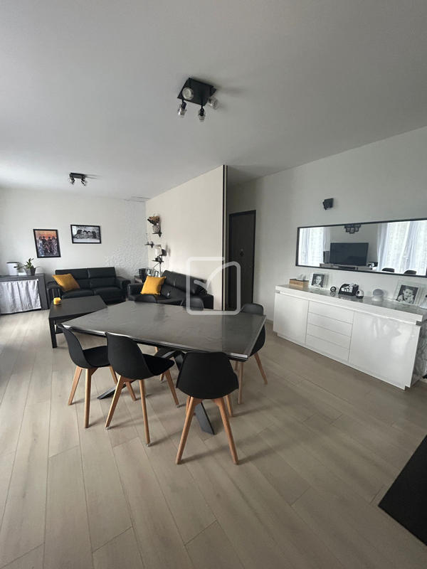 Maison - 150 m² - 9 pièces