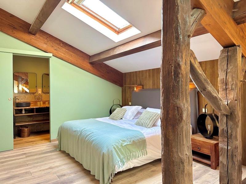 Château - 1 840 m² - 33 pièces