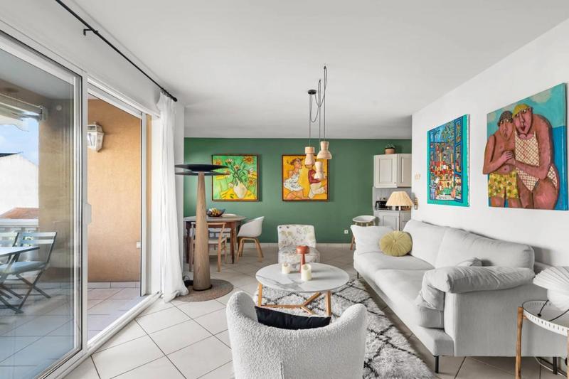 Appartement - 90 m² - 4 pièces