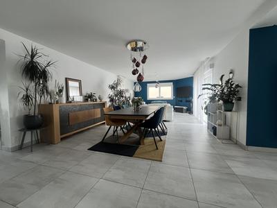 Maison contemporaine - 190 m² - 6 pièces