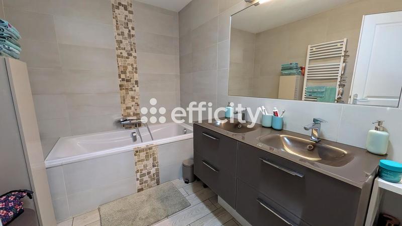 Pavillon - 100 m² - 5 pièces