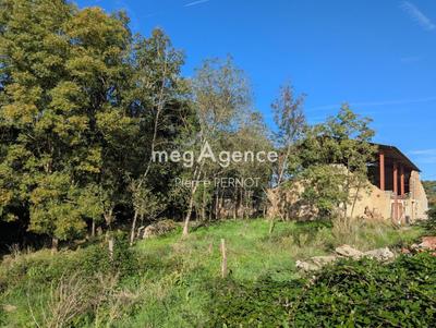 Maison - 460 m² - 9 pièces