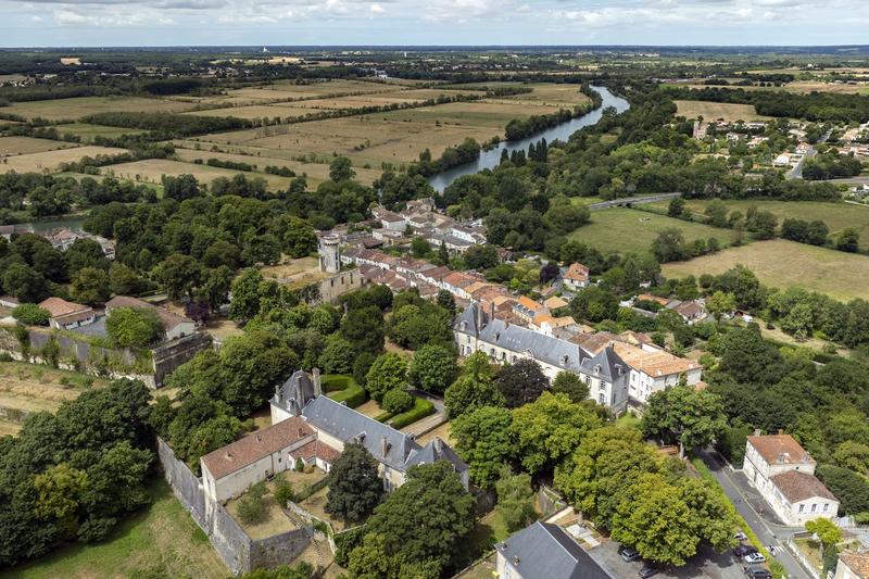 Château - 360 m² - 12 pièces