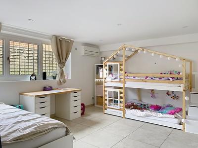 Appartement - 104 m² - 4 pièces