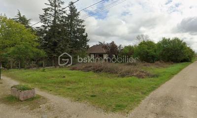 Terrain constructible - 2 423 m²