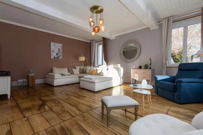 Maison - 222 m² - 7 pièces