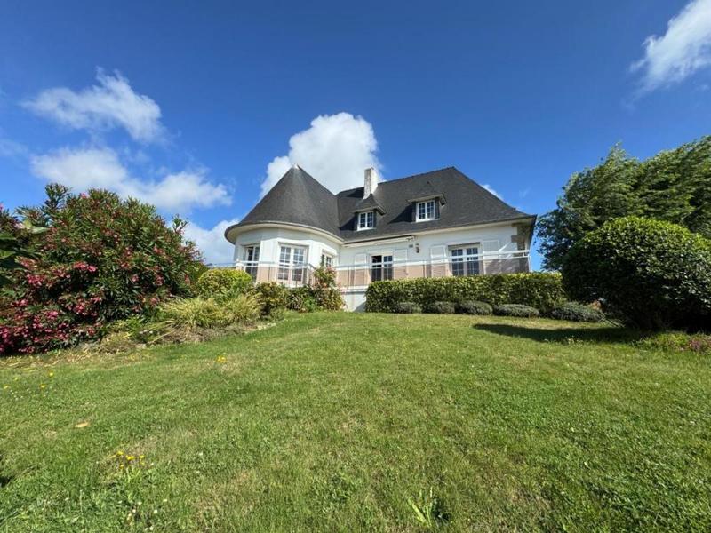 Maison - 195 m² - 6 pièces