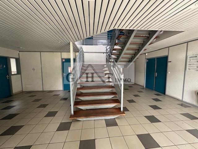 Entrepôt - 2 816 m²