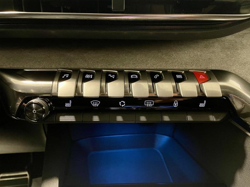 Peugeot 3008 II (2) 1.5 Bluehdi 130 Eat8 - 27 900