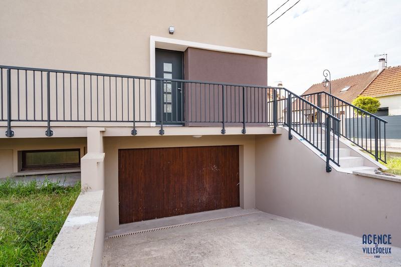 Maison - 92 m² - 6 pièces