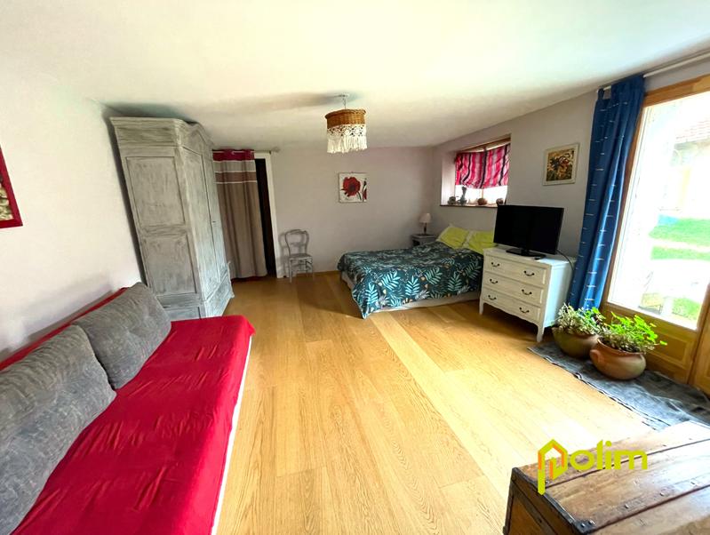 Maison - 370 m² - 7 pièces