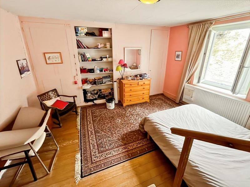 Maison - 335 m² - 12 pièces