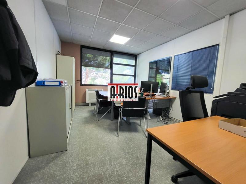 Local d'activité / Entrepôt - 780 m²